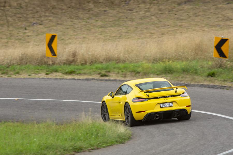  Porsche 718 Cayman GT4 (982C) 2020 года  (AU) (фото 18 из 40)